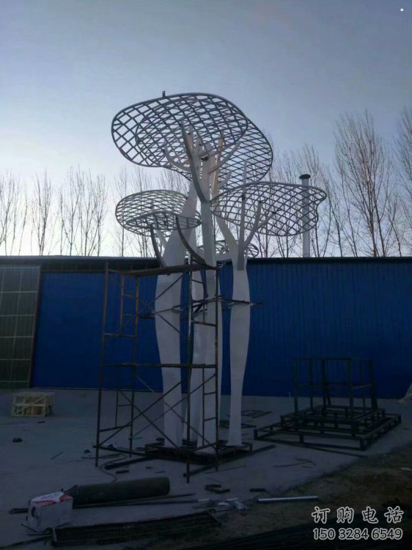 蘑菇樹(shù)雕塑生產(chǎn)商，廣場(chǎng)系列，創(chuàng)意鏤空蘑菇樹(shù)雕塑優(yōu)選