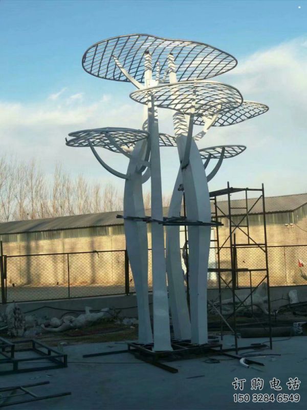 蘑菇樹雕塑制造，美陳雕塑，抽象鏤空蘑菇樹雕塑定價