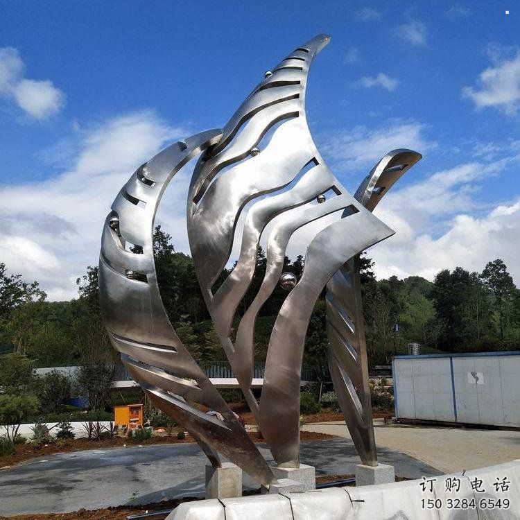 鏡面樹葉雕塑定制，村標概念，不銹鋼鏡面樹葉雕塑預定