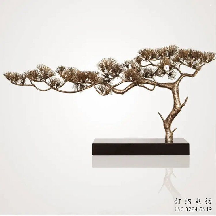室內(nèi)松樹雕塑