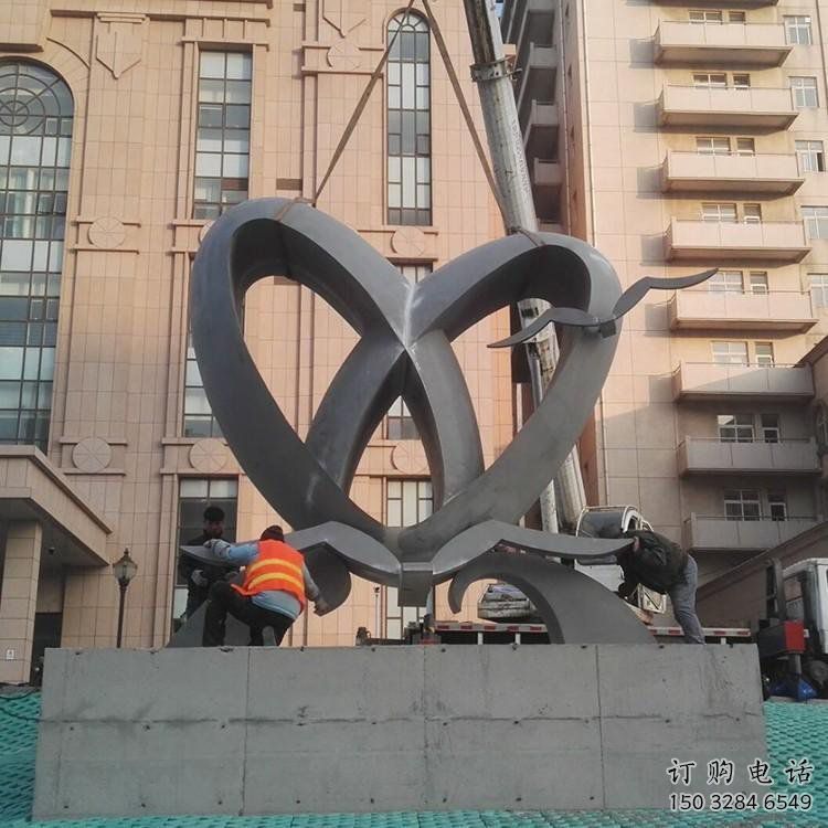 景觀心形雕塑選定，美陳雕塑，現代鏡面心形雕塑優選