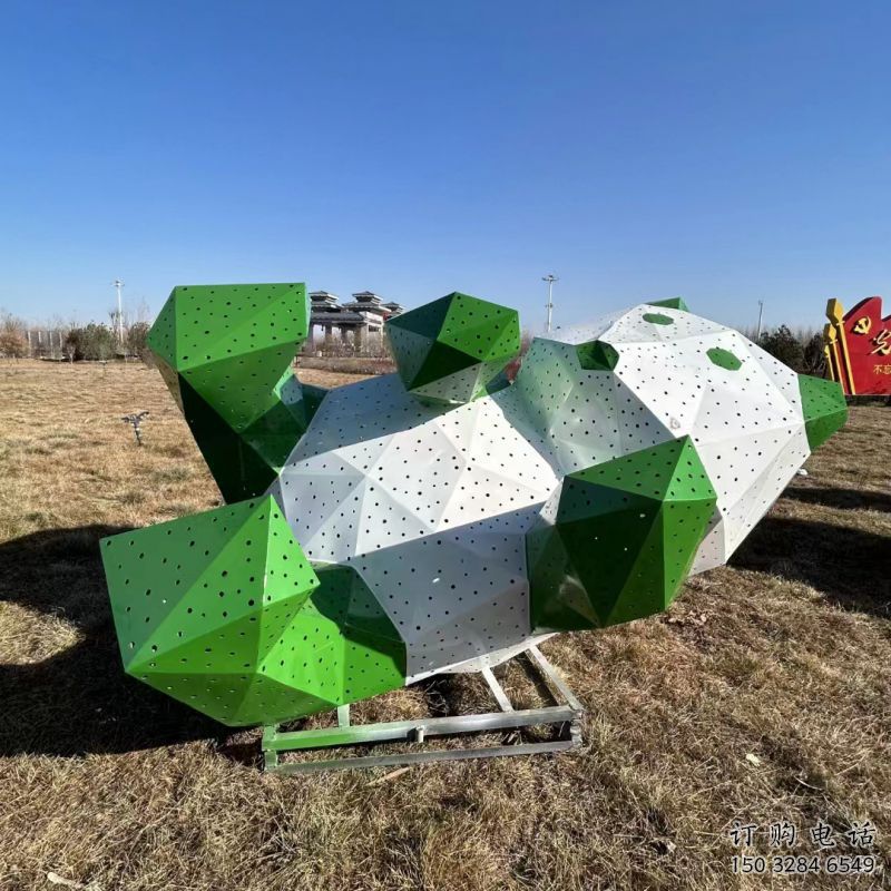 廣場熊貓雕塑供需，廣場雕塑，切面熊貓雕塑定制