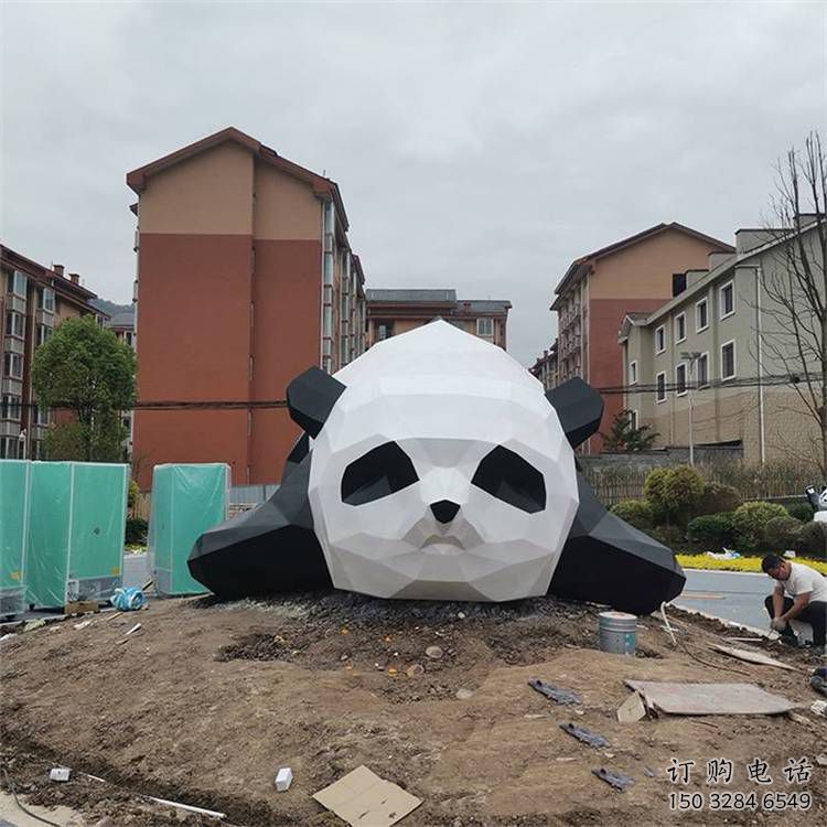 熊貓雕塑預(yù)定，城區(qū)小品，烤漆切面熊貓雕塑制造商