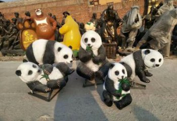 景觀熊貓雕塑選定，美陳雕塑，現代藝術彩繪熊貓雕塑廠家
