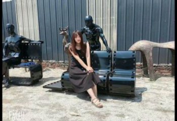 戶外膠卷坐凳雕塑