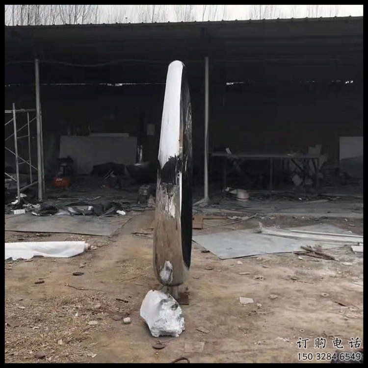 月亮雕塑優(yōu)選，多彩藝術(shù)，鏡面鏤空月亮雕塑選用