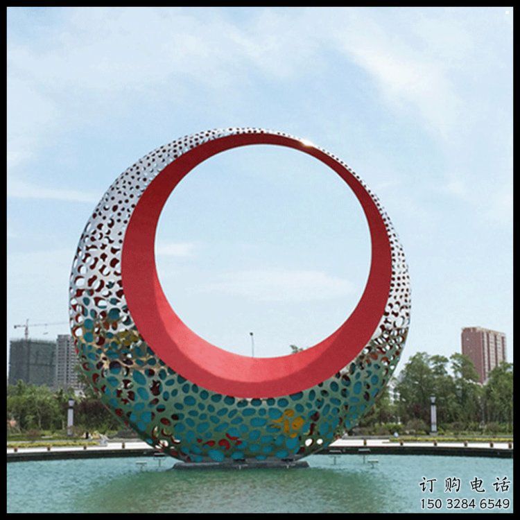 小區月牙雕塑，拉絲景觀雕塑，抽象效果