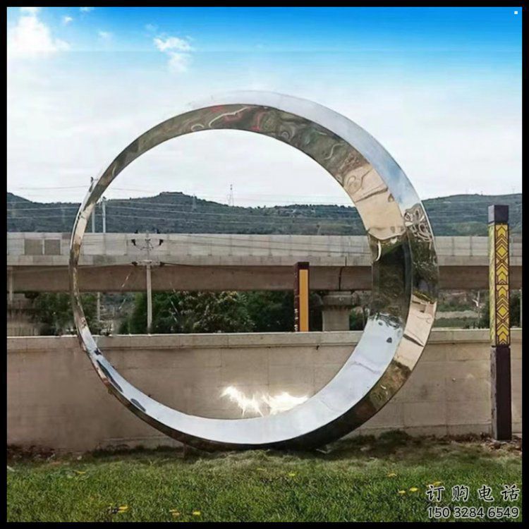 月牙雕塑擺件供需，彩鋼制作，大型鏤空月牙雕塑公司