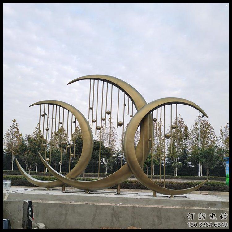 大型月亮雕塑公司，花園小品，月亮水簾雕塑廠家提供