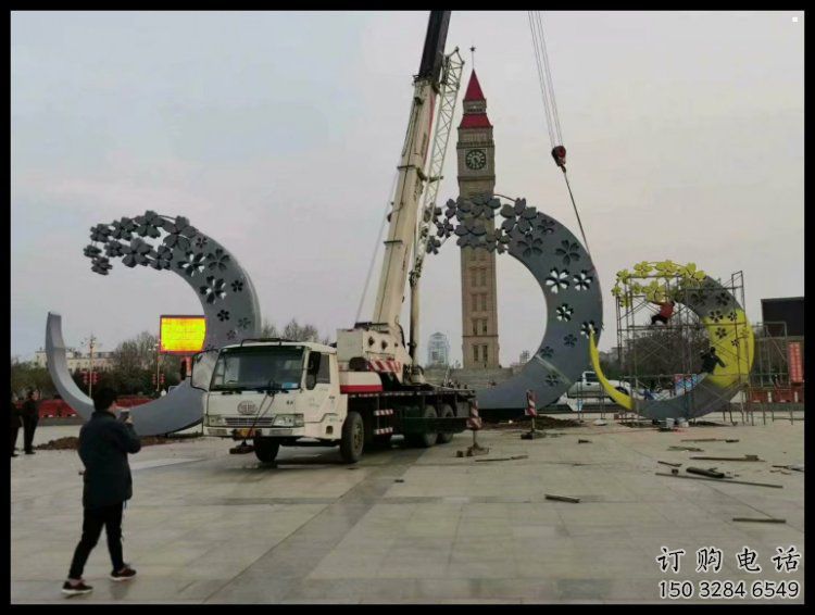 住宅小區月牙雕塑