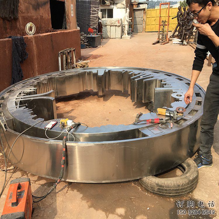 白鋼圓圈雕塑優選，陸地擺件，不銹鋼圓圈雕塑制作承接