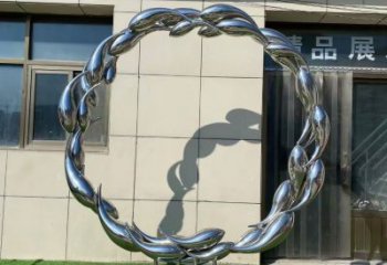 金魚雕塑訂做特供，室外軟裝，標(biāo)志圓環(huán)金魚雕塑供應(yīng)