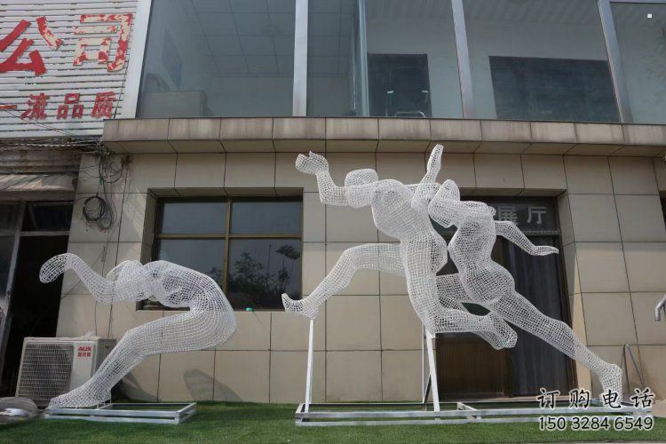 鏤空體育雕塑常用，公園小品，鐵藝運(yùn)動(dòng)人物雕塑生產(chǎn)商