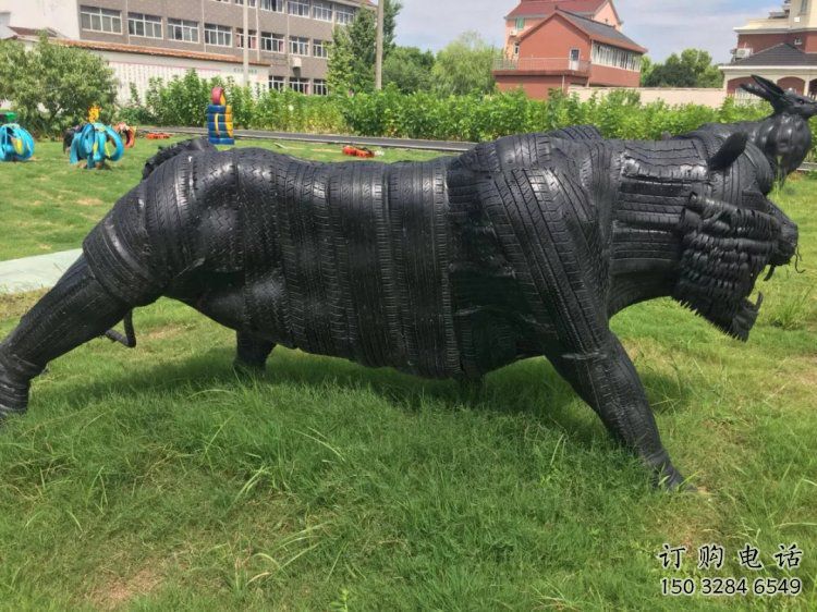 輪胎牛雕塑承接，鍛造工藝，仿銅輪胎牛雕塑訂做