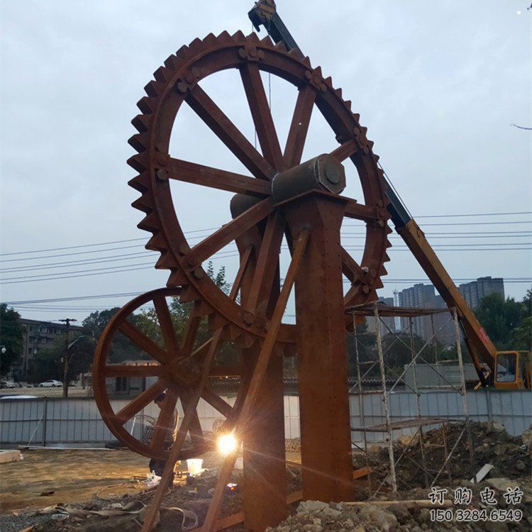 大型水車雕塑