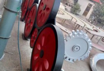 車輪雕塑標準，彩鋼制作，景觀車輪雕塑優價