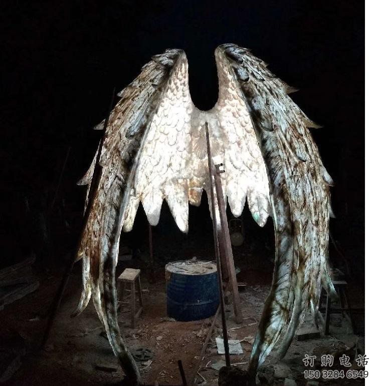 城市翅膀雕塑，網(wǎng)格燈光雕塑，古銅效果