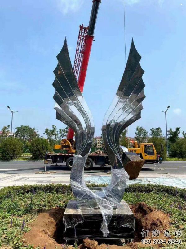 園林鳳尾雕塑，噴漆景觀雕塑，網(wǎng)格形式