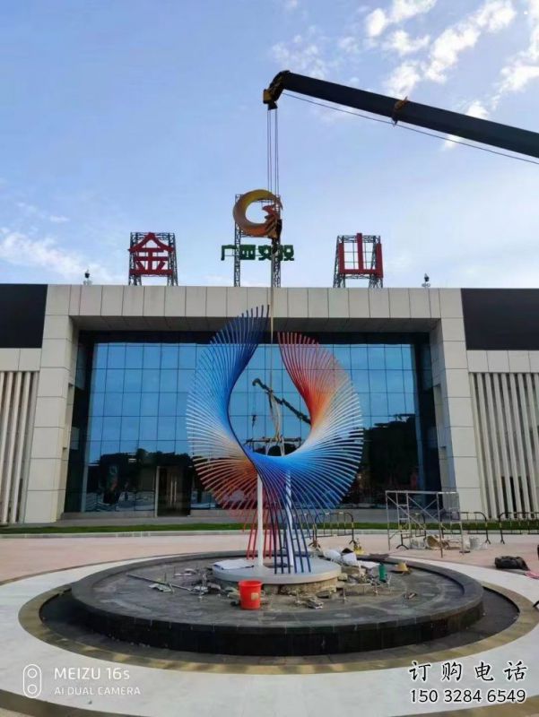 鳥翅建筑雕塑預定，城區(qū)小品，不銹鋼鳥翅雕塑制造商