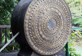 銅鼓雕塑預定，小區擺件，銅鼓雕塑主題精品