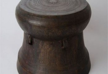 銅鼓雕塑專供，景區雕塑，城市銅鼓雕塑提供