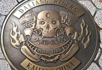 張家界鑄造校徽雕塑