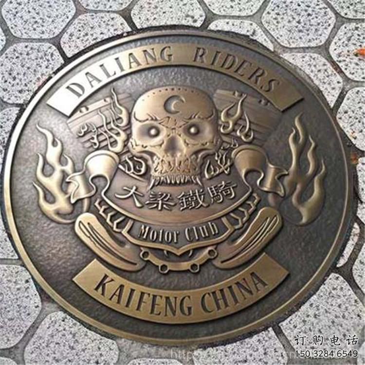 白山鑄造校徽雕塑