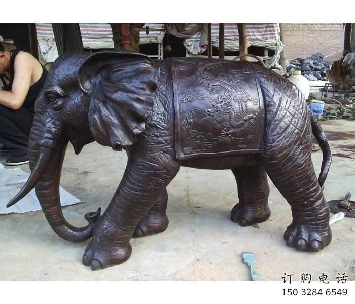 無(wú)錫庭院大象雕塑定做，廣場(chǎng)雕塑，室外銅大象雕塑提供