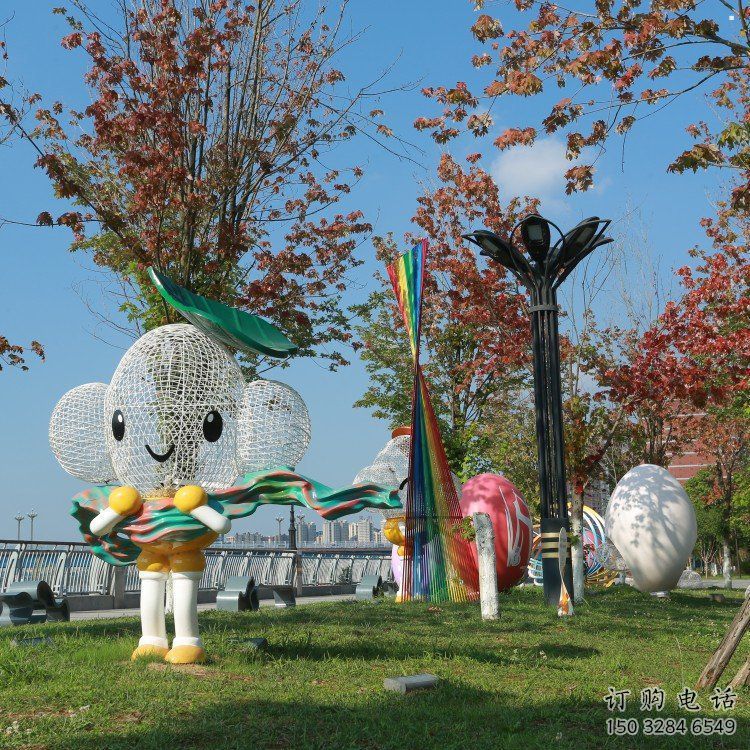 上饒戶外鏤空卡通雕塑供應(yīng)，花園小品，鐵藝卡通雕塑展品