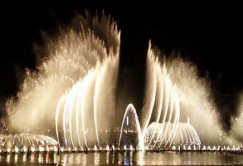 西夏水景程控噴泉雕塑，高噴循環噴水方式設計制作