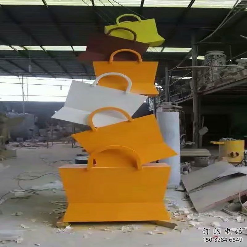 忻州烤漆挎包雕塑制造商，室外軟裝，景觀挎包雕塑制作