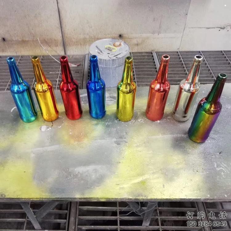 南充公園啤酒瓶雕塑定價，村標概念，玻璃鋼啤酒瓶雕塑選用